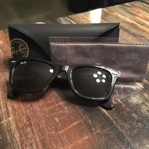 Ray-Ban Wayfarer Sunglasses